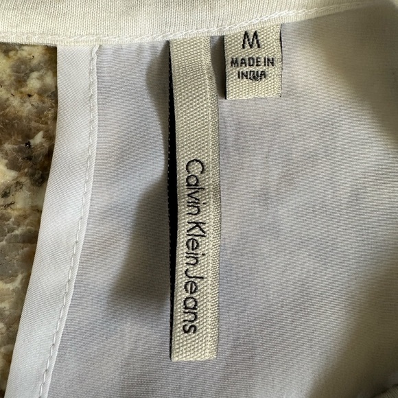 Calvin Klein Jeans shirt top Tshirt sz MD metallic lightweight like new - Picture 5 of 7